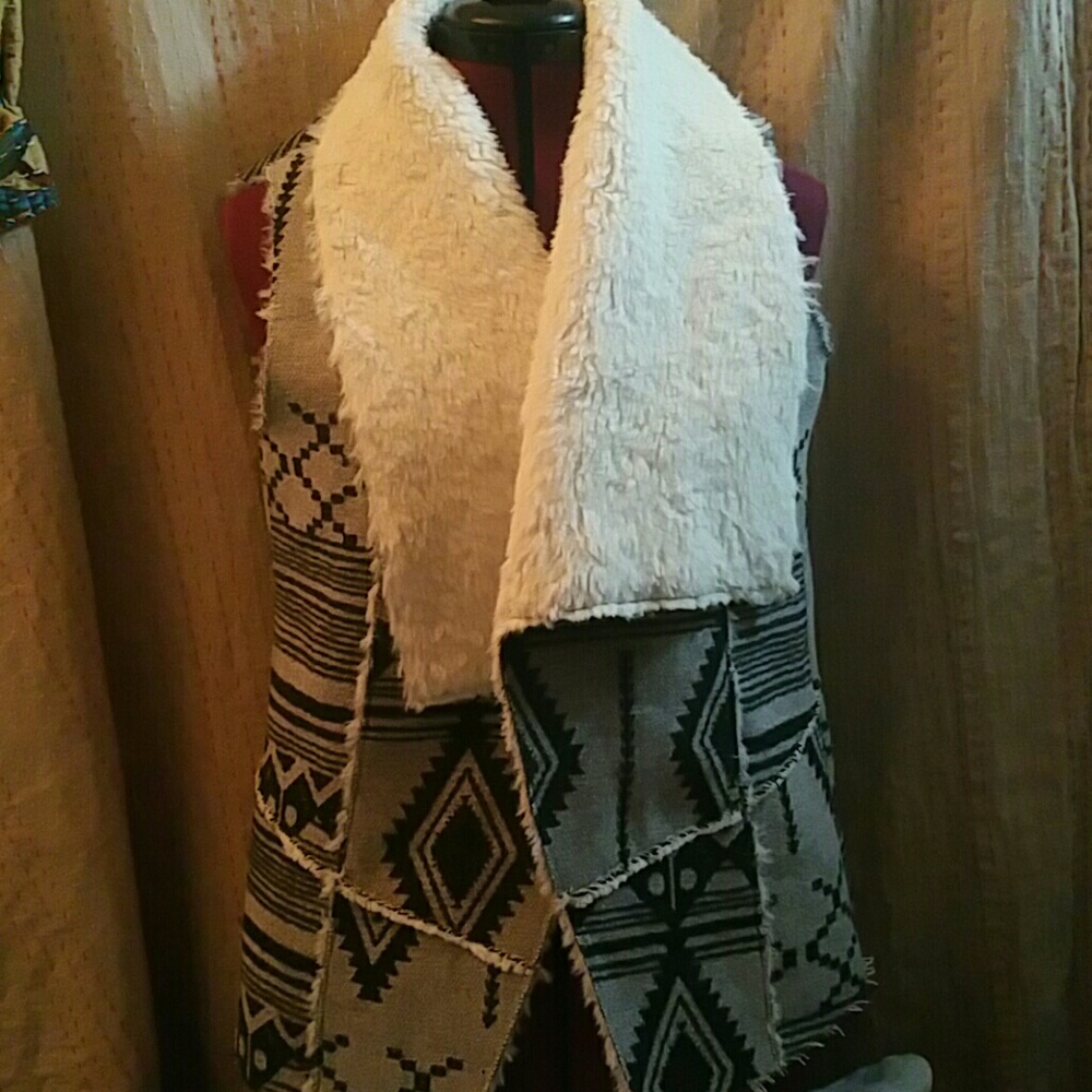 mossimo women's aztec print winter vest size L